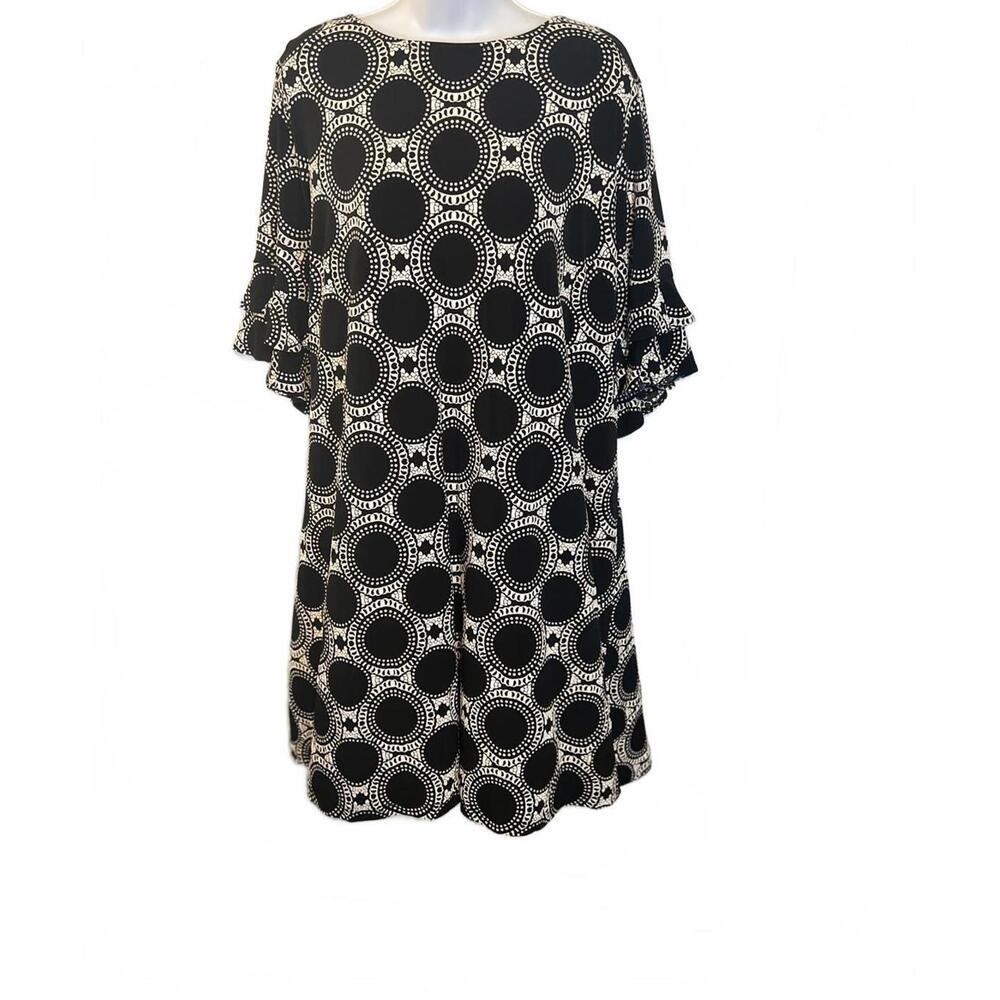 Graphic Mod Ronni Nicole Monochrome Flutter-Sleeve Shift Dress, Retro Chic 22W
